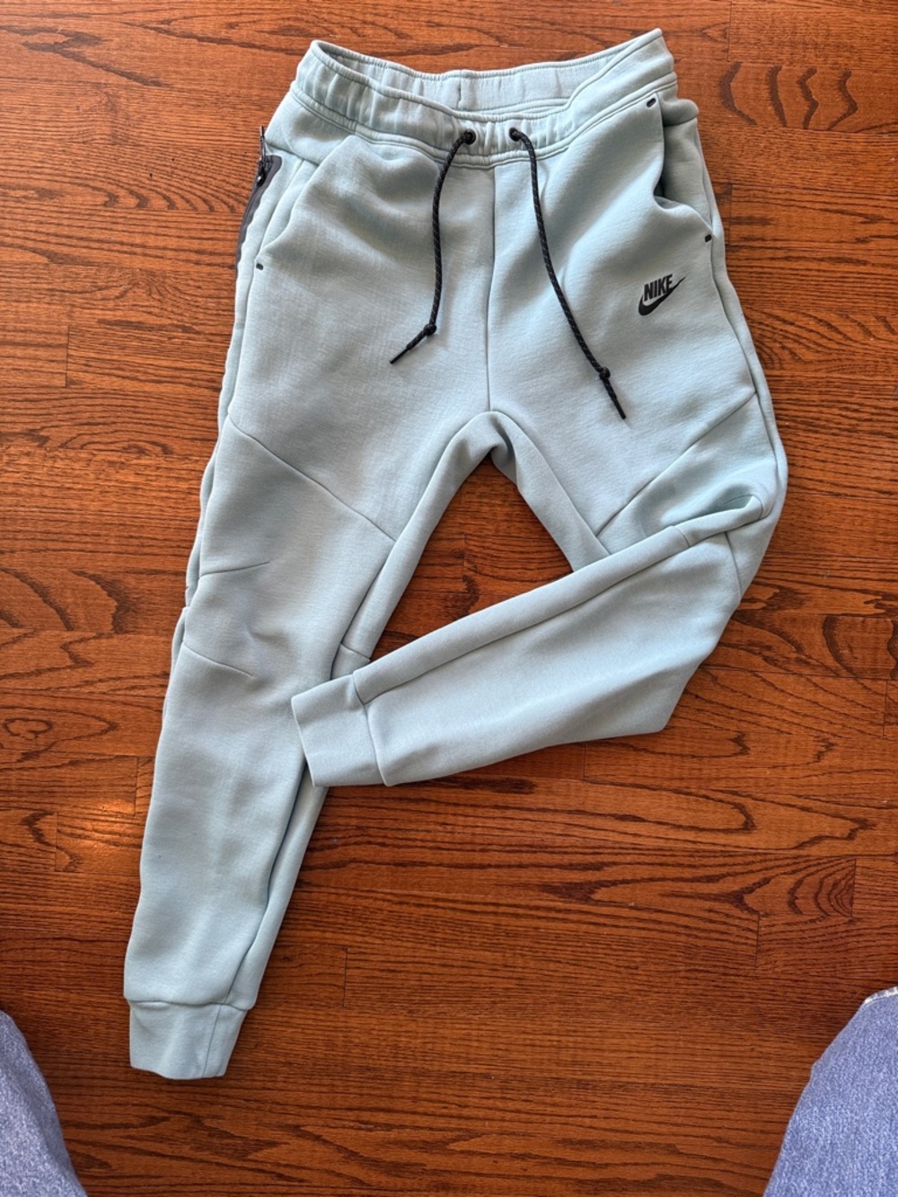 Nike tech mens Green fleece Jogger Sweatpants with Black Logo